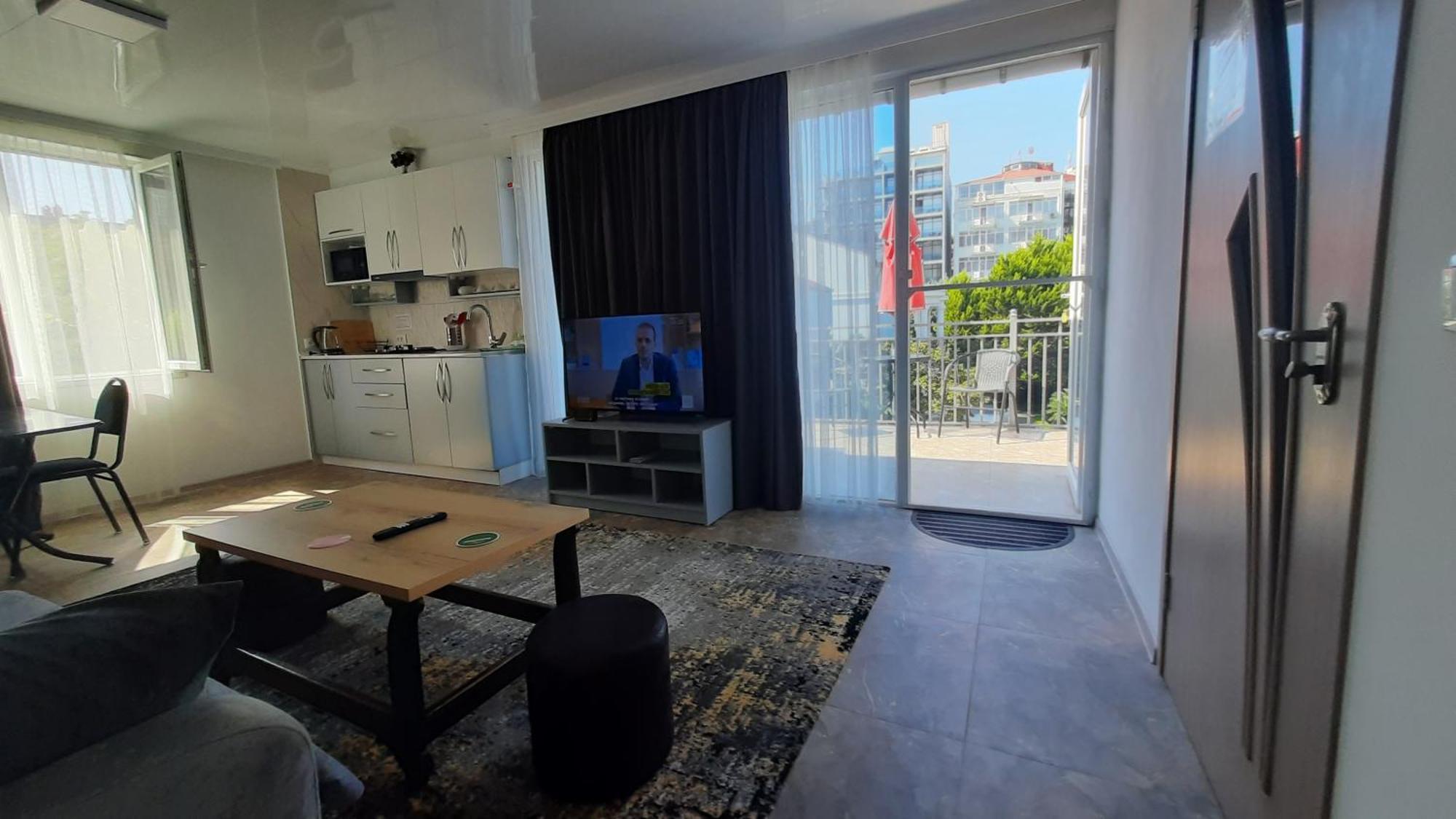 Guesthouse Next To Beach Батуми Екстериор снимка