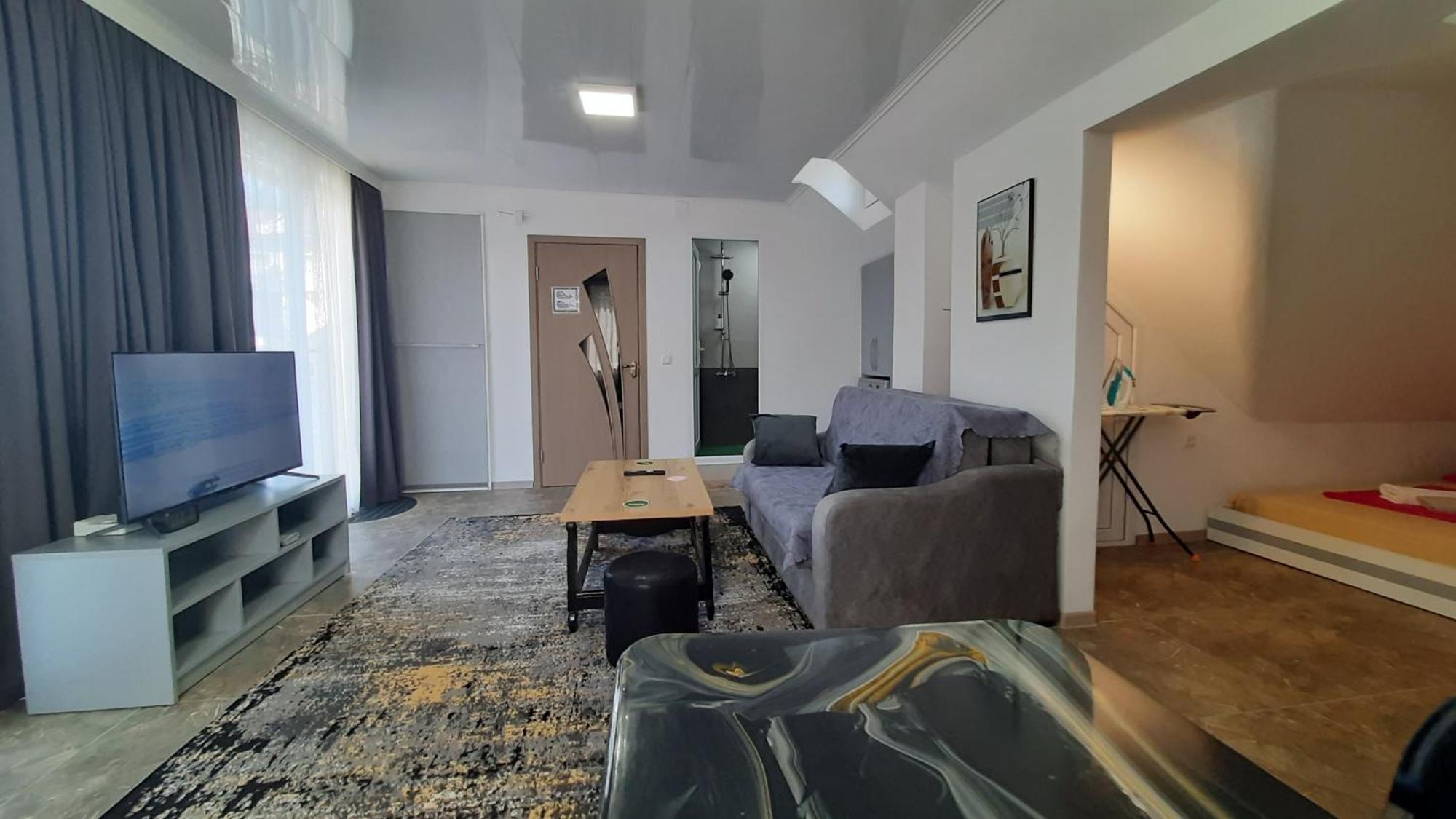 Guesthouse Next To Beach Батуми Екстериор снимка