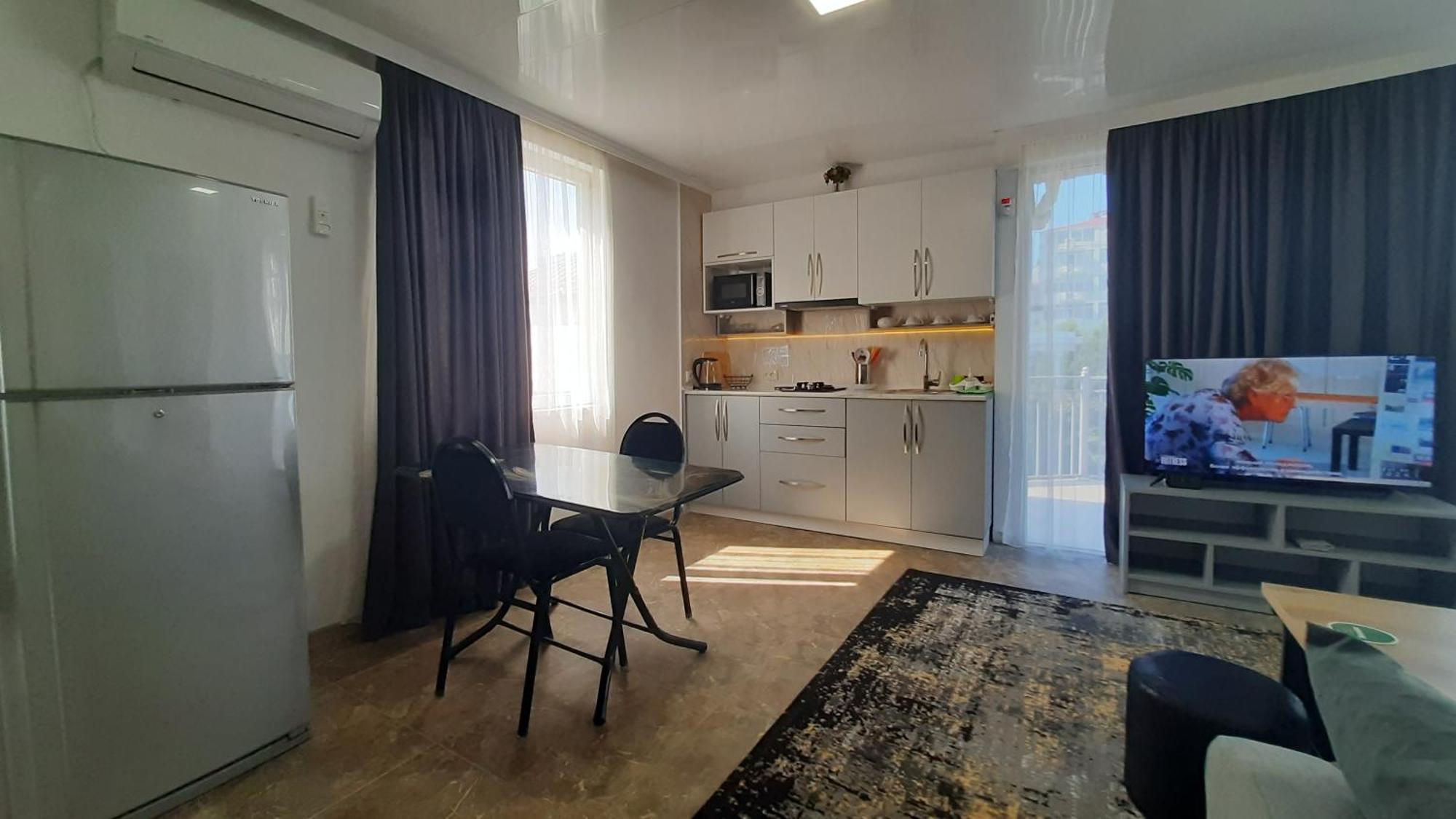 Guesthouse Next To Beach Батуми Екстериор снимка