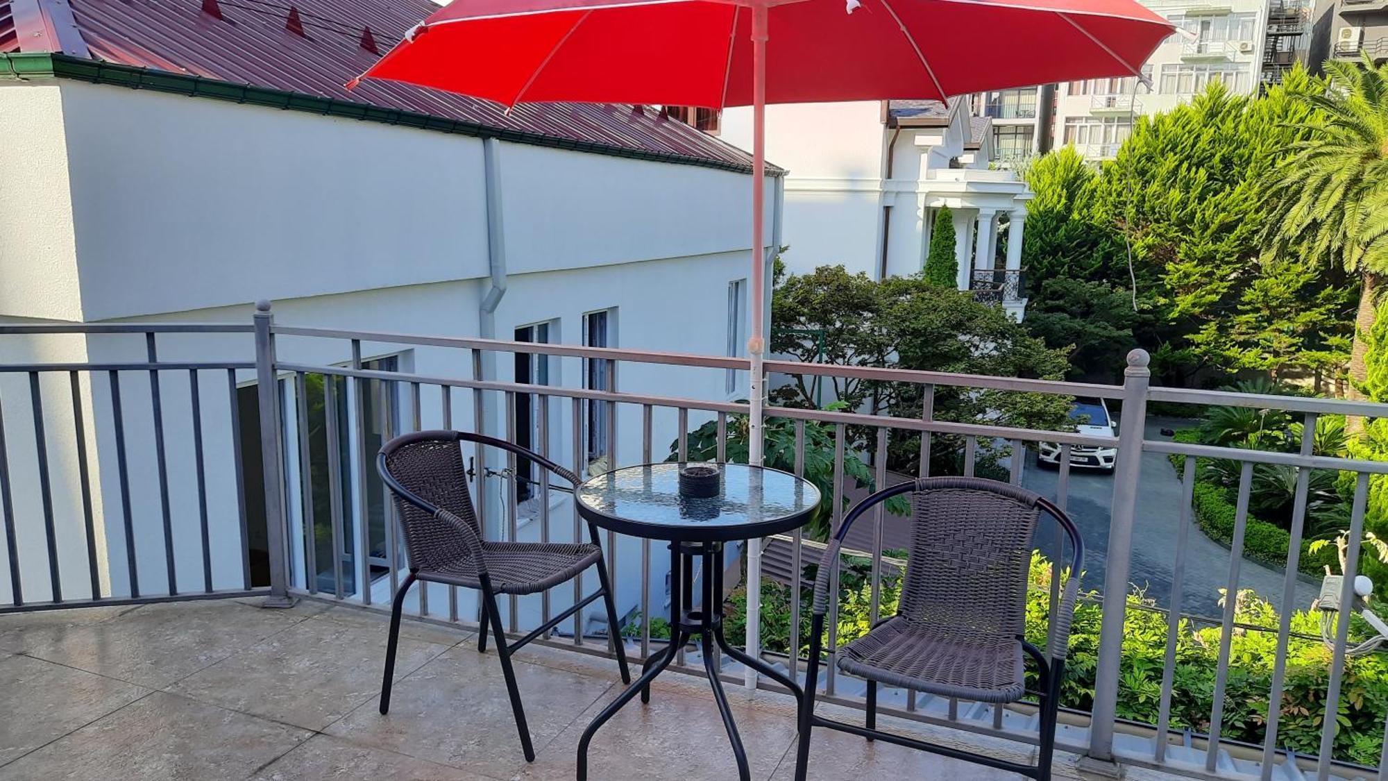 Guesthouse Next To Beach Батуми Екстериор снимка