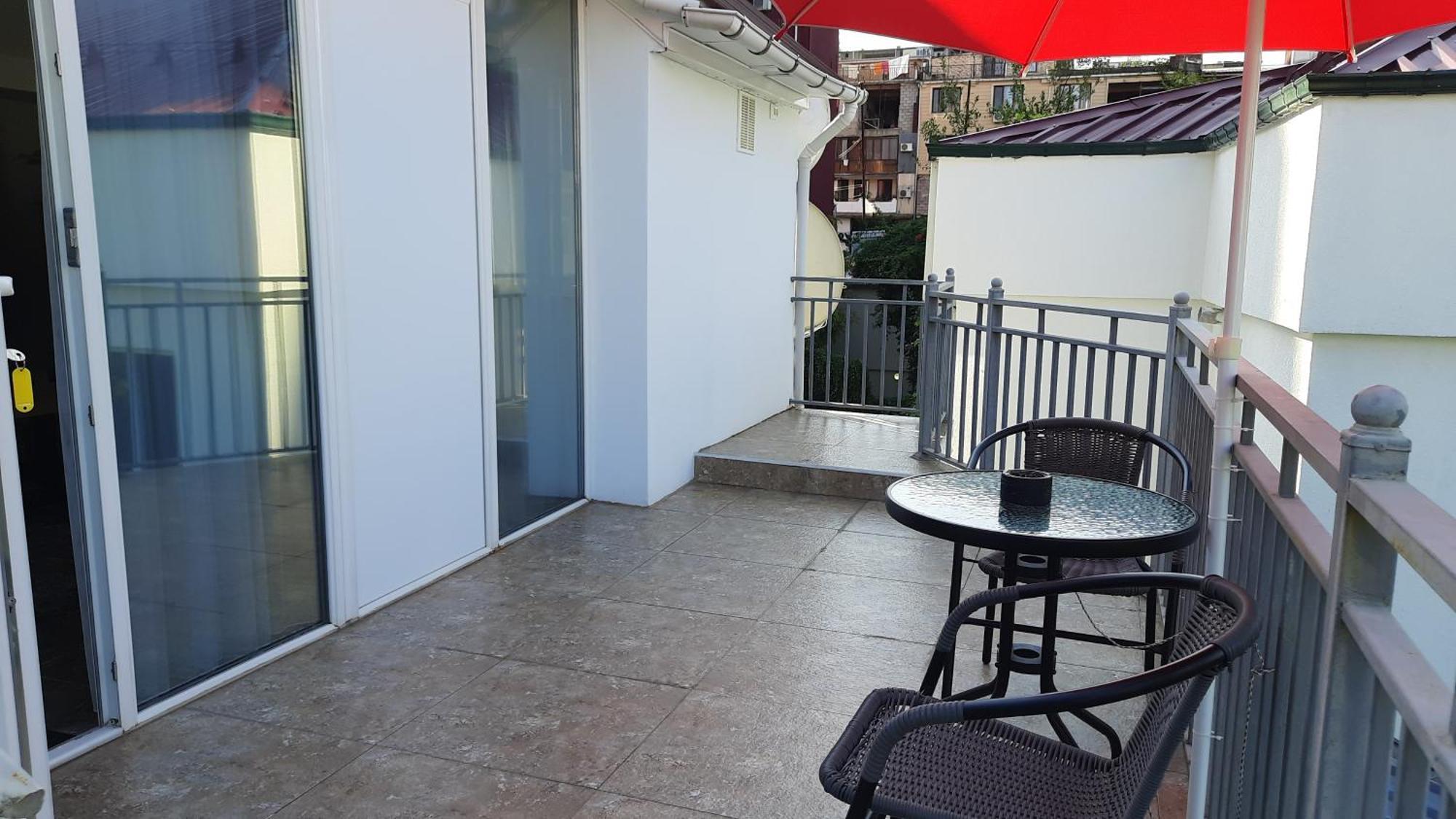 Guesthouse Next To Beach Батуми Екстериор снимка