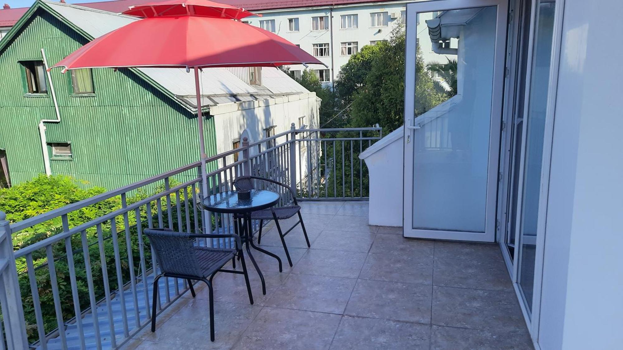 Guesthouse Next To Beach Батуми Екстериор снимка