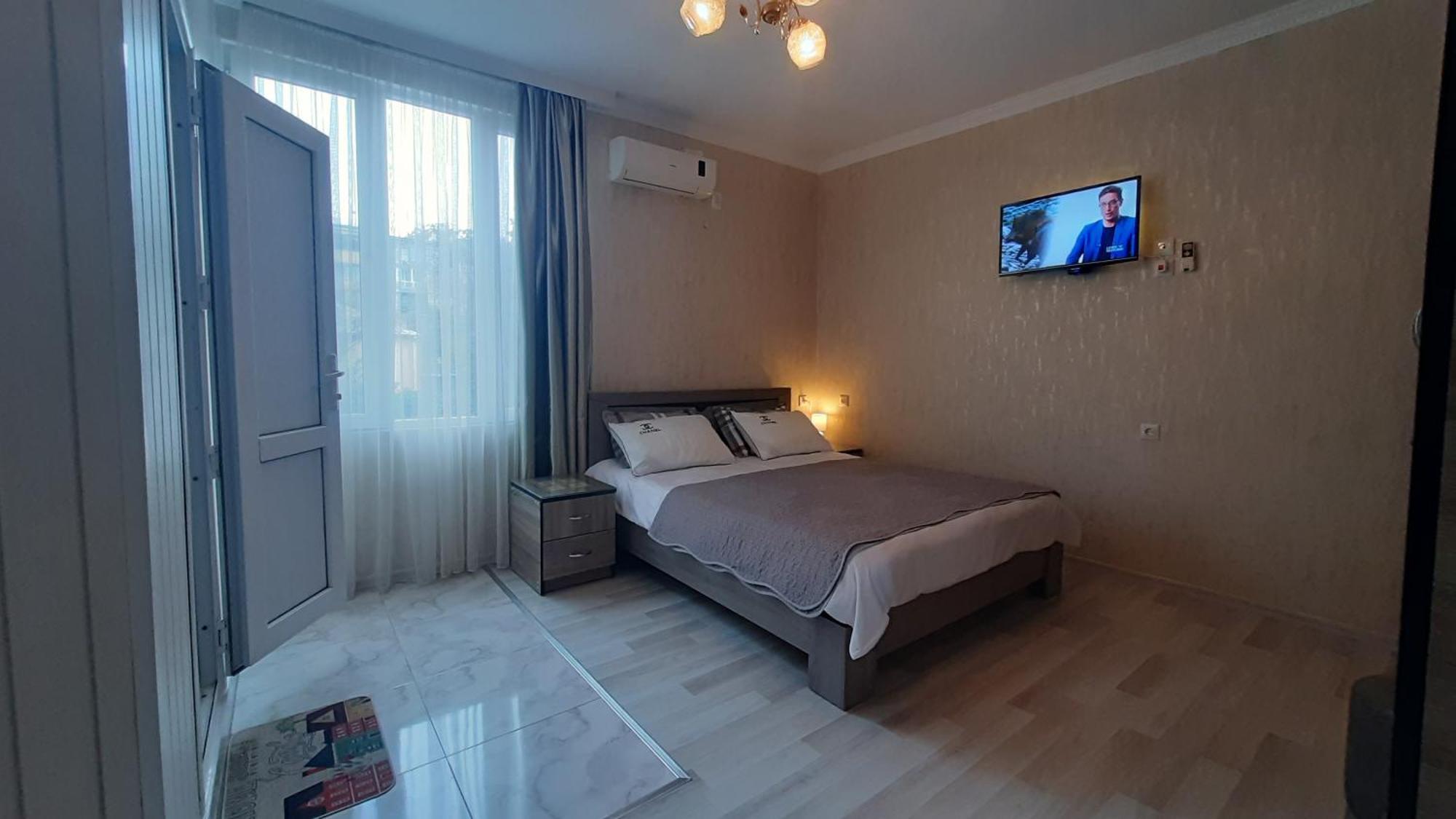 Guesthouse Next To Beach Батуми Екстериор снимка
