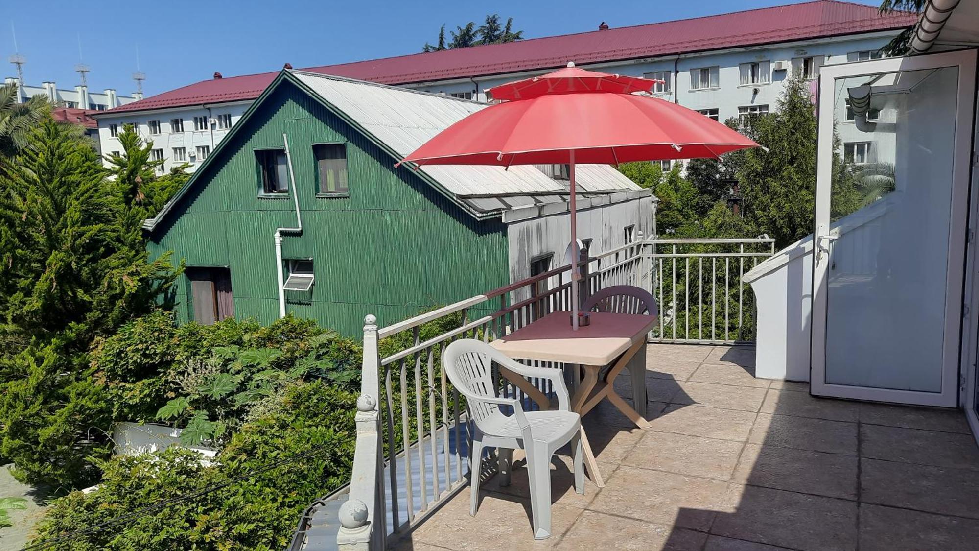 Guesthouse Next To Beach Батуми Екстериор снимка