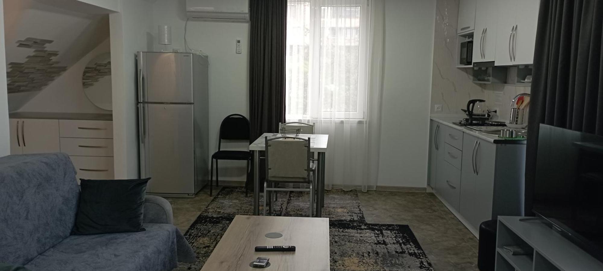 Guesthouse Next To Beach Батуми Екстериор снимка