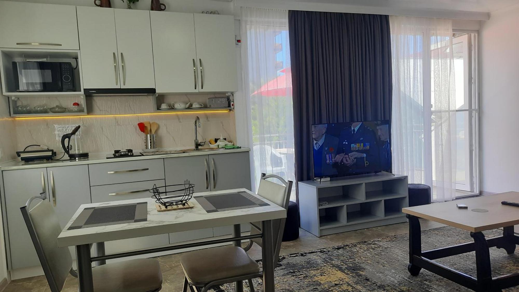 Guesthouse Next To Beach Батуми Екстериор снимка