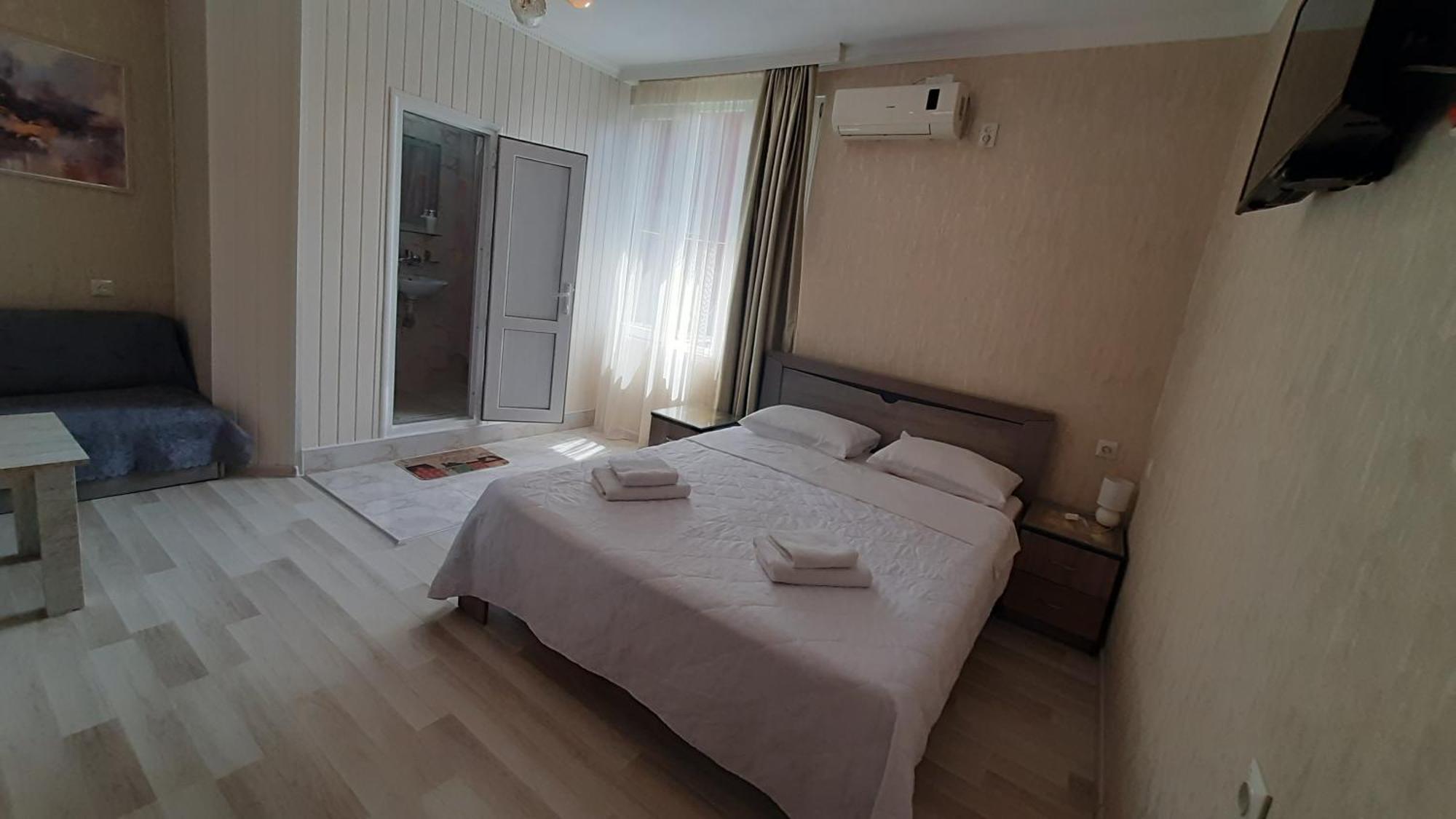 Guesthouse Next To Beach Батуми Екстериор снимка